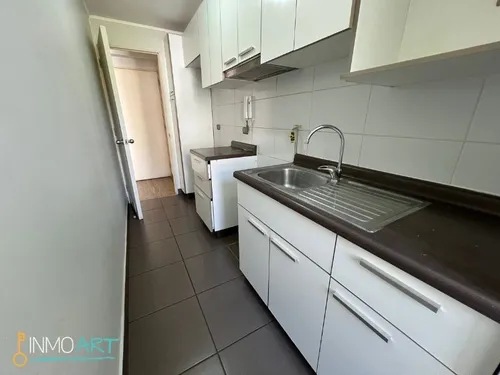 Departamento En Arriendo De 2 Dorm.+ Estacionamiento, Te