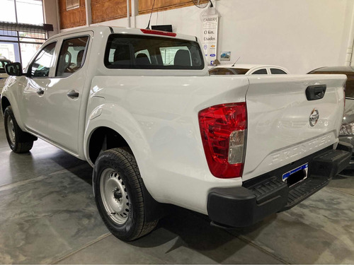Imagen 4 de 17 de Nissan Frontier 2022 2.3 S Cd 4x2 Mt