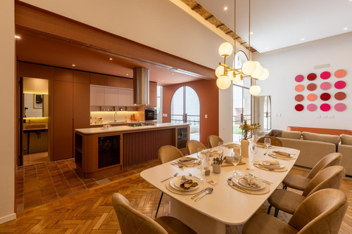 Casa Cuatro Dormitorios, Cochera Y Terraza Con Pileta En Venta Abasto