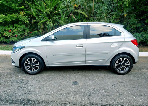 Imagem 7 de 14 de Chevrolet Onix 2015 1.4 Ltz Aut. 5p