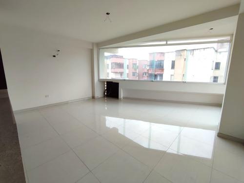 Imagen 16 de 18 de En Venta Apartamento Exclusivo Palazzo Ambruzzo. Adlz