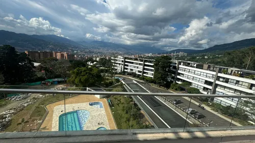 Apartamento En Venta En Loma Del Escobero. Cod V12466