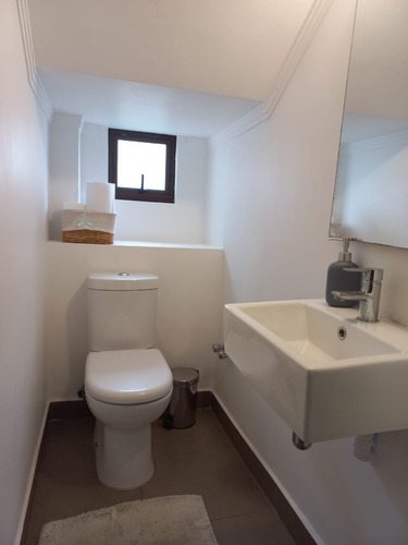 Casa Mediterránea En Condominio ,con Amplio Patio Privado