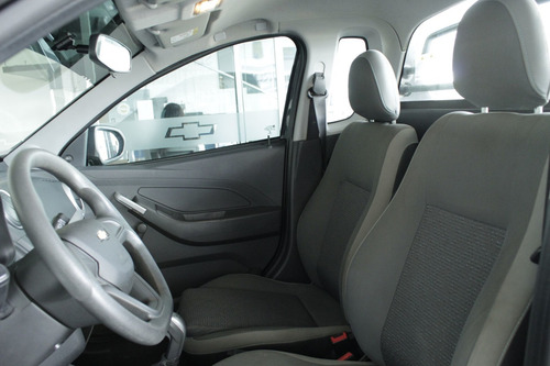 Imagen 10 de 15 de Chevrolet Tornado 2020 1.8 Ls Mt