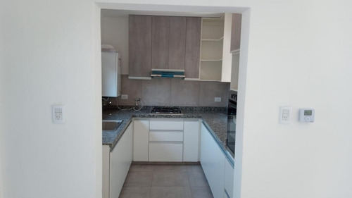 Alquilo Casas En Una Planta En Housing, Zona Sur. 3 Dormit Y 2 Baños Y 2 Dor Y 1 Baño