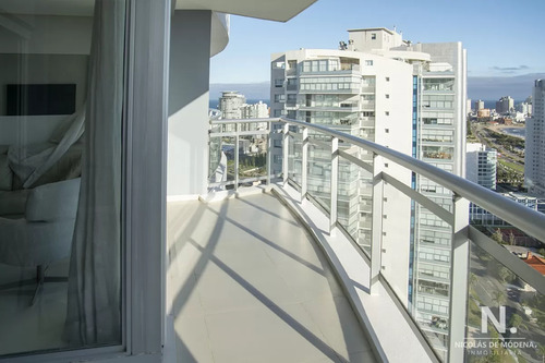 Oportunidad En Playa Mansa, Finamente Decorado. Sunrise Tower
