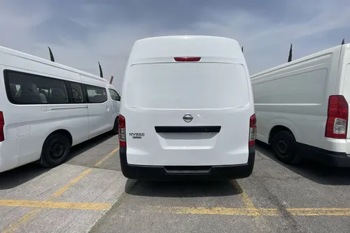 Nissan Urvan 2.5 Panel Amplia Aa Paquete Seguridad Mt