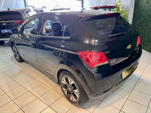 Chevrolet Onix 1.4 MPFI ADVANTAGE 8V FLEX 4P AUTOMÁTICO