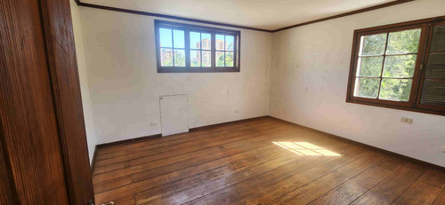 Venta Casa Amplia Las Condes Excelente Ubicación