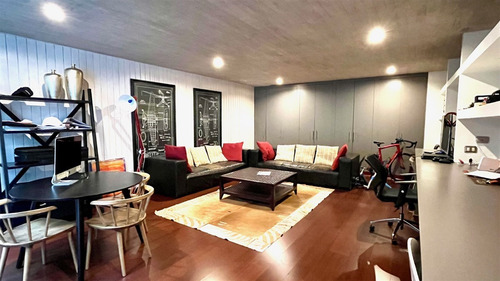 Casa En Venta De 4 Dorm. En La Dehesa