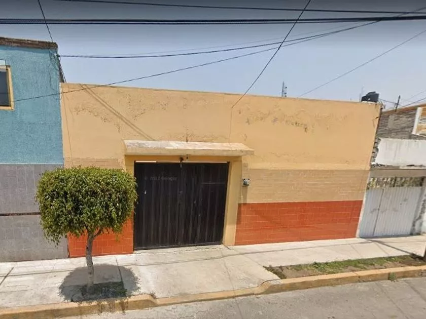 Incomparable Remate Bancario, A La Venta Amplia Casa En Ciudad Nezahualcóyotl