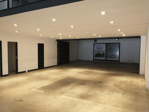 Imagen 5 de 5 de Excelente Local En Lote Propio. 300m2. Entrada De Vehículos. Oficinas. Impecable.