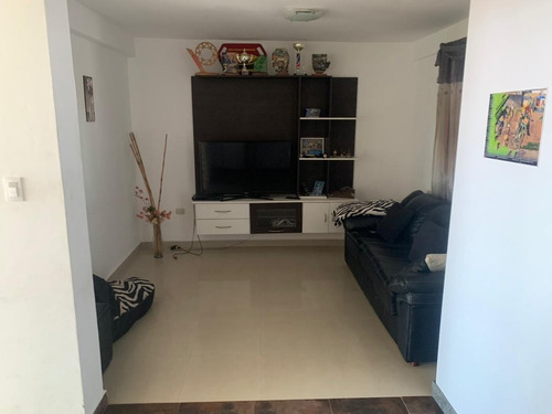 Imagen 13 de 14 de Venta Espectacular Townhouse Lomas Del Este