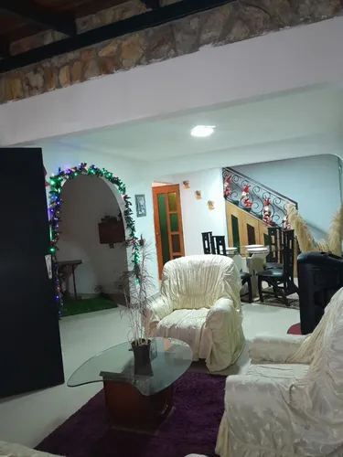 Bonita Casa En Los Pinos