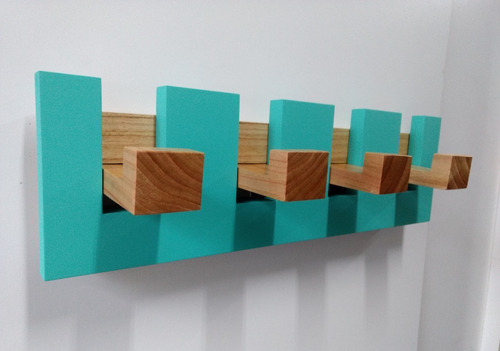 Imagen 9 de 10 de Perchero De Pared Madera Lustrada Y Laqueada 4 Perchas Escandinavo Nordico