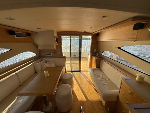Crucero Segue Con Iveco 2 X 400 Hp Año 2013 Linea De Ejes
