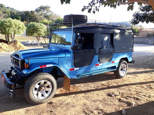 Toyota Jeep Esportivo 4x4