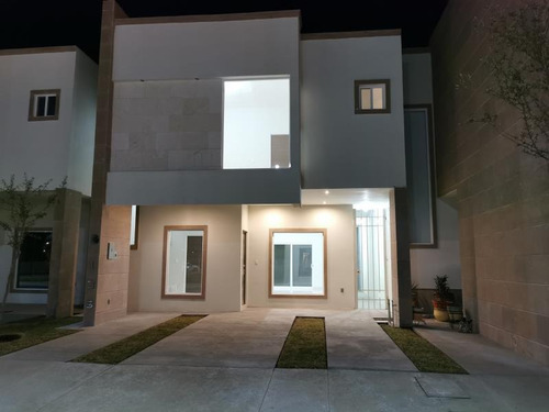 Imagen 1 de 12 de Casa Sola En Venta Las Lomas
