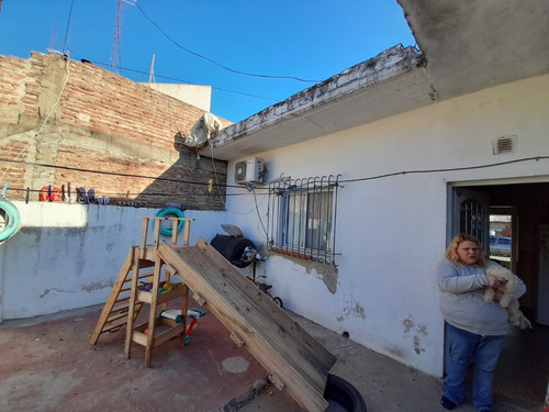 Vendemos Buena Casa G Catan 4 Ambientes