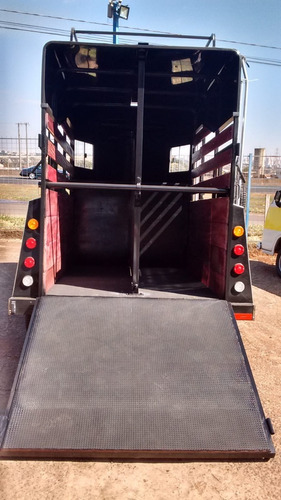 Imagem 5 de 6 de Carretinha Para Transporte De Cavalo