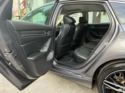 Honda Accord 2.0 Touring At