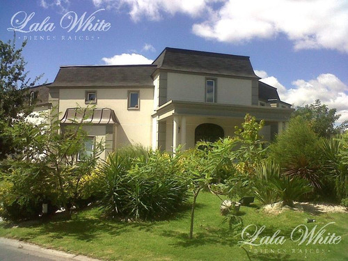 Imagen 2 de 20 de Venta - Casa En El Rocío