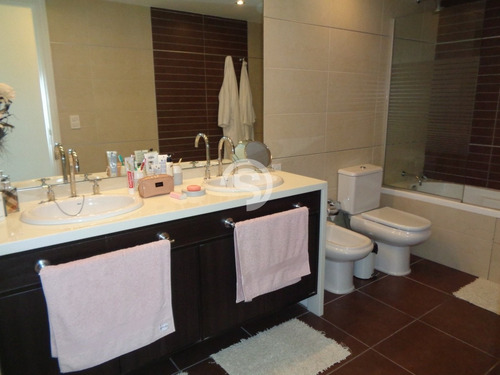 Apartamento En Punta Del Este, Imperiale Luxury Towers- Ref: 4068