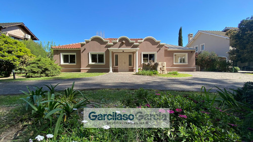 Casa  En Venta En Campos De Alvarez, Francisco Álvarez, Moreno