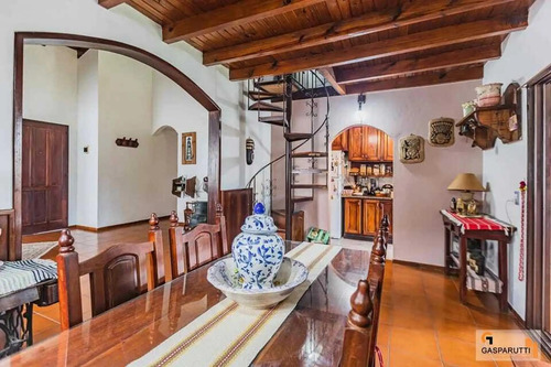 Casa 5 Ambientes, Una Planta Con Pileta En Aranjuez!