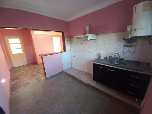 Casa En Venta - 2 Dormitorios 1 Baño - Cochera - 360mts2 - San Carlos De Bolívar