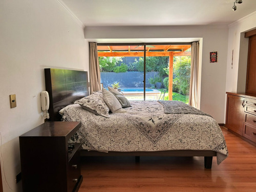 Linda Casa En Barrio Tranquilo Y Seguro