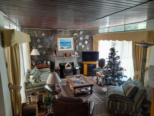 Casa En Venta En La Reina (88138)