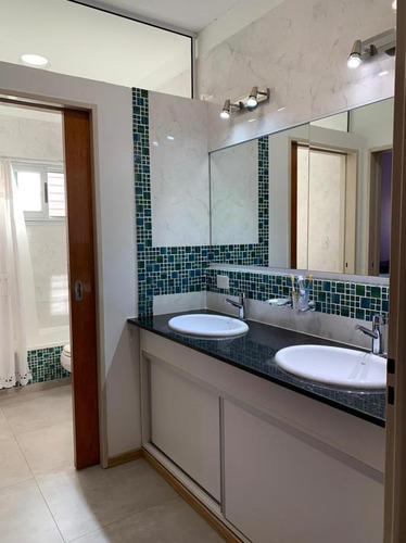 Imagen 25 de 30 de Casa Venta 2 Dormitorios 3 Baños 2 Cocheras 200 Mts 2 Cub. Terreno 9x52- La Plata