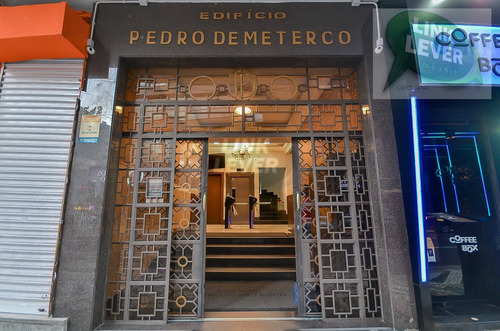 Imagem 3 de 7 de Em Centro - Curitiba, Pr - 719