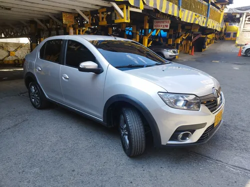 Renault Logan 1.6 Privilege / Intens