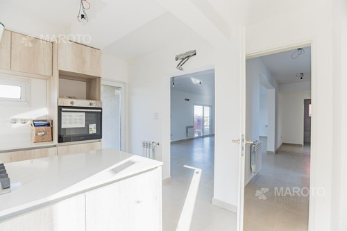 Imagen 28 de 30 de Casa En Venta En El Canton - Maroto Propiedades