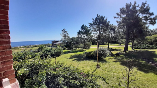 Imagen 13 de 30 de Casa De Estilo En Primera Línea De Mar.