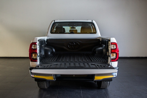 Imagen 17 de 24 de Toyota Hilux Srv 4x2 0 Km 2021 Ae820