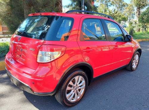 Imagen 13 de 15 de Suzuki Sx4 2.0 Crossover L4/ Man At 2014