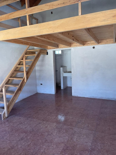 Casa En Venta De 3 Dormitorios C/ Cochera En Papagayos