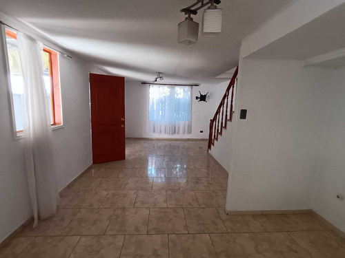 Casa De Dos Pisos 2h 2b 2e (92834)