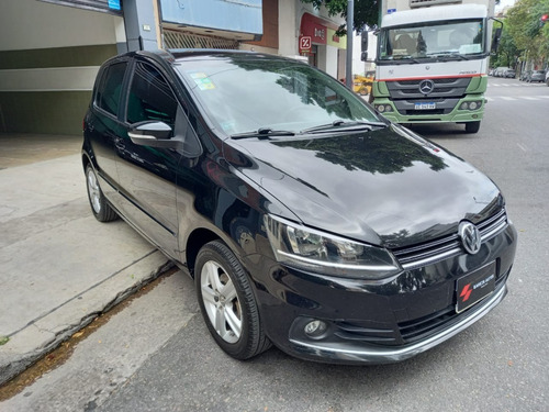 Volkswagen Fox 1.6 Trendline 2015 /bareinautos
