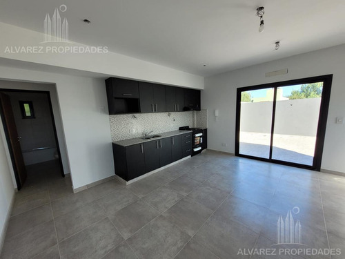 Imagen 14 de 30 de Departamento 3 Ambientes Venta Castelar Cochera