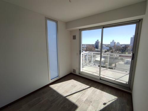 Imagen 3 de 16 de Venta Monoambiente Con Amplio Balcón En Ricchieri Land San Lorenzo