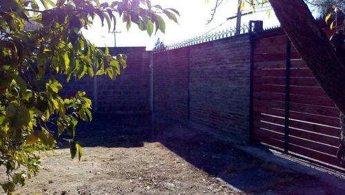 Casa Un Posos Con Amplio Patio