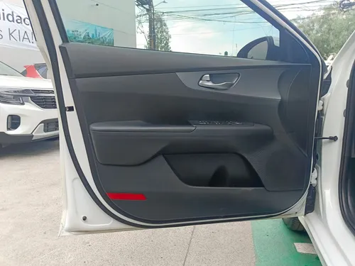 Kia Forte 2.0 LX 4 p Mt