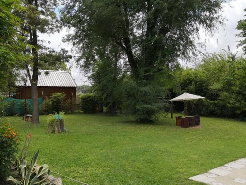 Imagen 22 de 29 de Casa Quinta De Tres Dormitorios, Dos Baños, Quincho, Dos Piletas Y Parque De 2086 M2