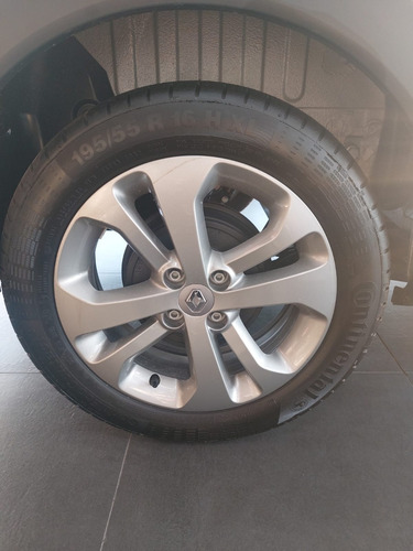 Imagen 14 de 18 de Renault Kangoo Stepway 1.6
