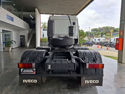 Caminhão Iveco Stralis 600s44t 6x2 2018/2019