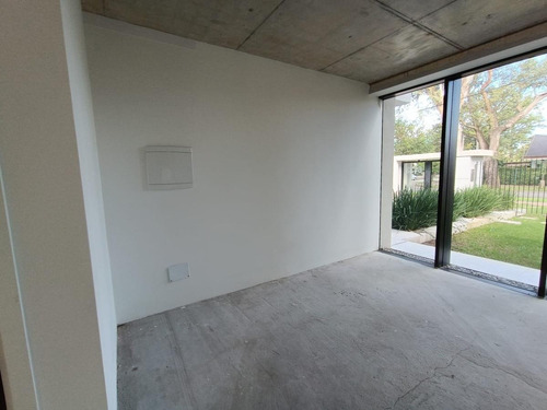 Imagen 29 de 30 de Rivera Próximo Arocena, Estrena, Oficina De 126 M2 + Gran Patio De 60 M2 !!